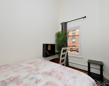 356 West 37th Street - Photo Thumbnail 7