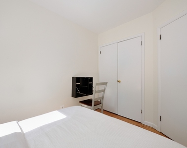 356 West 37th Street - Photo Thumbnail 12