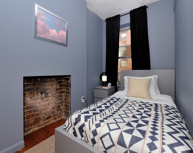 356 West 37th Street - Photo Thumbnail 5