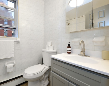 356 West 37th Street - Photo Thumbnail 15