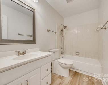 13822 Queens Harbor Road - Photo Thumbnail 4