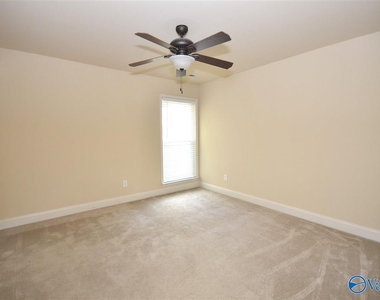 147 Grantham Circle - Photo Thumbnail 13