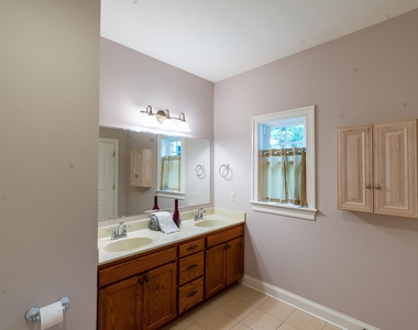 2616 Greenport Dr - Photo Thumbnail 22