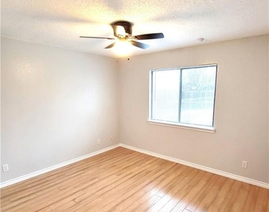 3901 Pickwick Lane - Photo Thumbnail 16