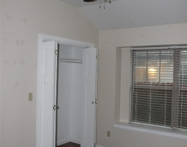 419 S Findlay Avenue - Photo Thumbnail 6