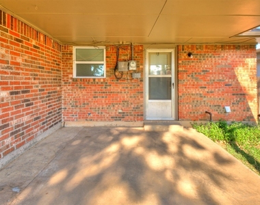 201 Collier Drive - Photo Thumbnail 24