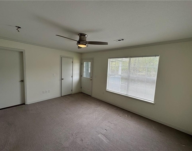 2901 Sterling  Ct - Photo Thumbnail 9