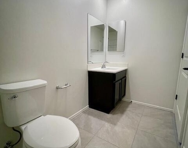 6421 S Ambarella Drive - Photo Thumbnail 17