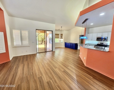 13401 N Rancho Vistoso Boulevard - Photo Thumbnail 3