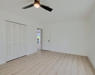 891 Sw Hickory Ter Terrace - Photo Thumbnail 21