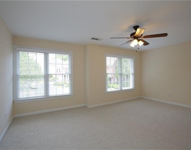 1009 Wescott Lane Ne - Photo Thumbnail 24