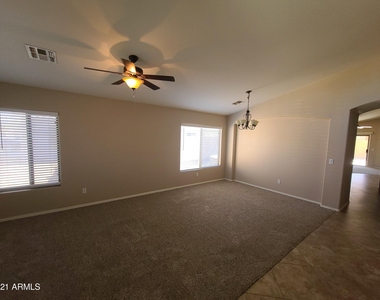 3865 E Wyatt Way - Photo Thumbnail 2