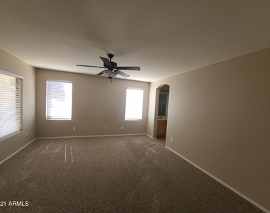 3865 E Wyatt Way - Photo Thumbnail 9