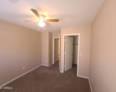 3865 E Wyatt Way - Photo Thumbnail 7