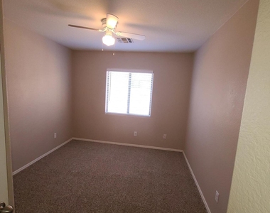 3865 E Wyatt Way - Photo Thumbnail 6