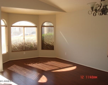 2230 E Menadota Drive - Photo Thumbnail 9