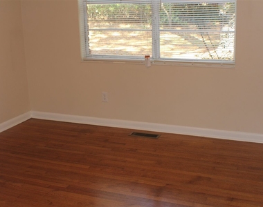 2115 Great Oak Drive - Photo Thumbnail 14