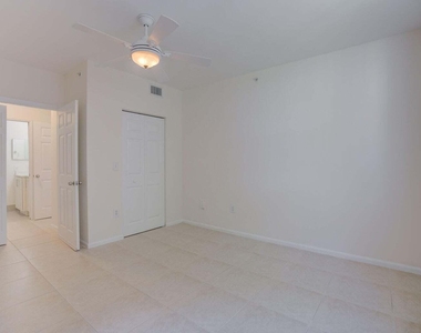 780 S Sapodilla Avenue - Photo Thumbnail 13