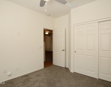 18166 N Jameson Drive - Photo Thumbnail 11