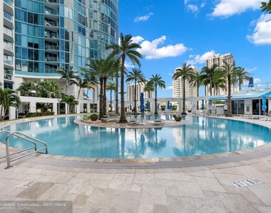 333 Las Olas Way - Photo Thumbnail 31