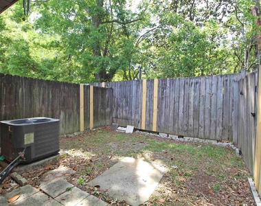 1455 Acorn Ln - Photo Thumbnail 14