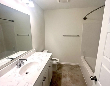 1154 Yorktown Lane - Photo Thumbnail 21