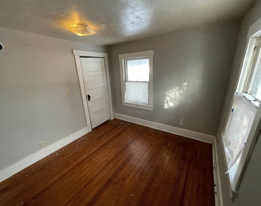 521 W Wylie Street - Photo Thumbnail 12