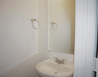 2517 Starwater Drive - Photo Thumbnail 23