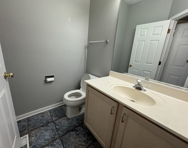 2804 Kentshire Circle - Photo Thumbnail 12