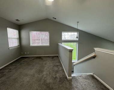 2804 Kentshire Circle - Photo Thumbnail 14