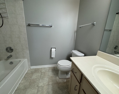 2804 Kentshire Circle - Photo Thumbnail 13