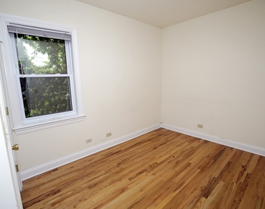 1442 W Barry Avenue - Photo Thumbnail 6