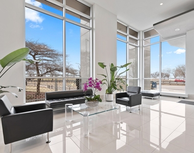 1550 N Lake Shore Drive - Photo Thumbnail 26