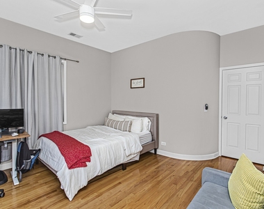 4129 N Mozart Street - Photo Thumbnail 8