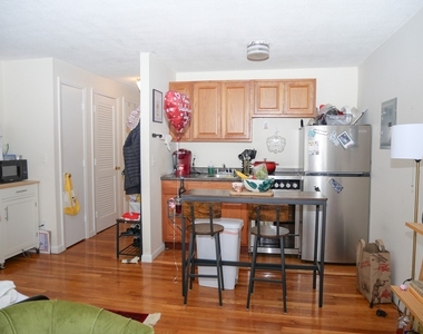 1039 Commonwealth Ave - Photo Thumbnail 1