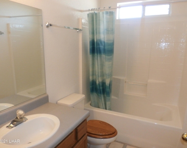 3755 Clearwater Dr - Photo Thumbnail 9