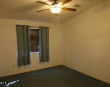 3755 Clearwater Dr - Photo Thumbnail 7