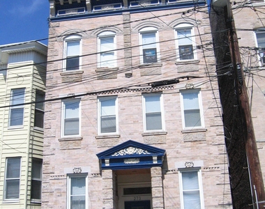 273 Webster Ave - Photo Thumbnail 10