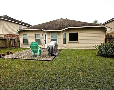 1225 Hemple Drive - Photo Thumbnail 12