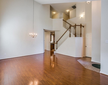 2402 Appian Way - Photo Thumbnail 5