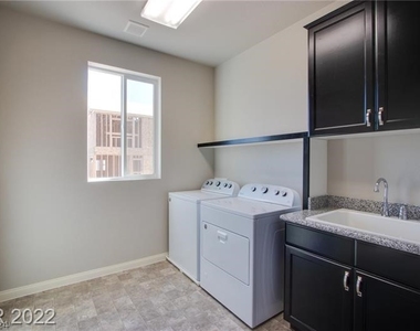 10146 Cascadia Creek Street - Photo Thumbnail 12