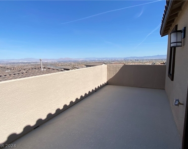 11687 Desert Hollow Avenue - Photo Thumbnail 28