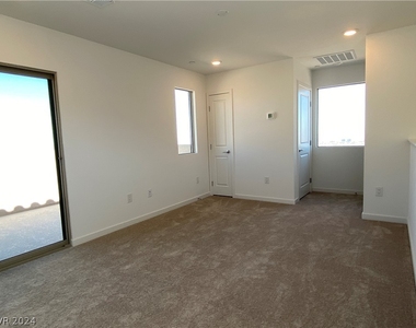 11687 Desert Hollow Avenue - Photo Thumbnail 25