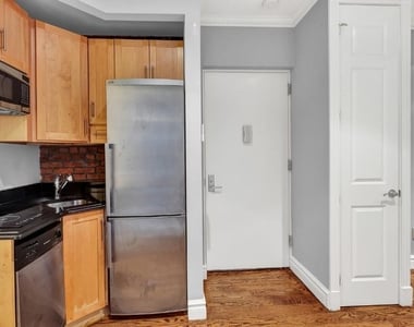 Copy of 330 East 35th Street, Unit 3 - Photo Thumbnail 3