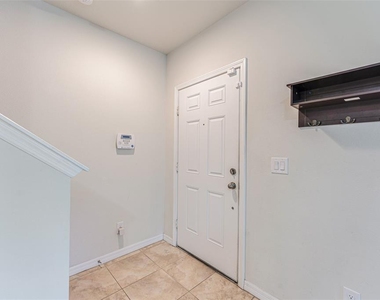 4804 Chatterton Way - Photo Thumbnail 6