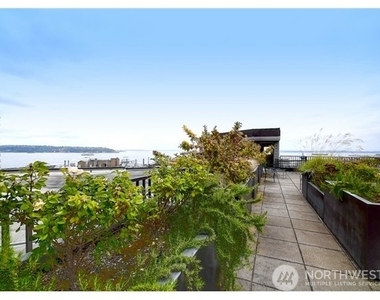 159 Denny Way - Photo Thumbnail 11