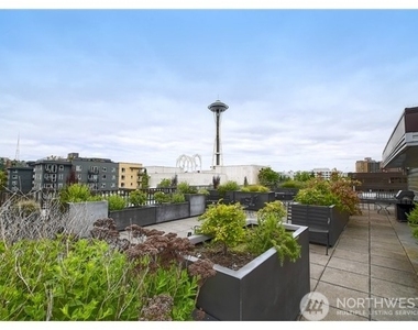 159 Denny Way - Photo Thumbnail 10