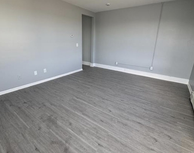 511 Main Street - Photo Thumbnail 3