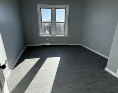 511 Main Street - Photo Thumbnail 1