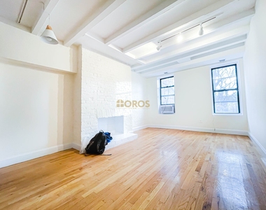 343 East 10th Street - Photo Thumbnail 1